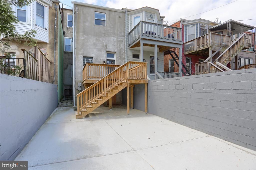 1811 MADISON AVENUE