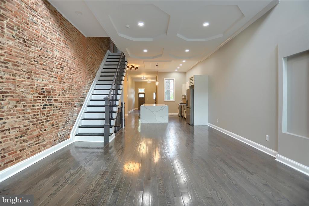 1811 MADISON AVENUE