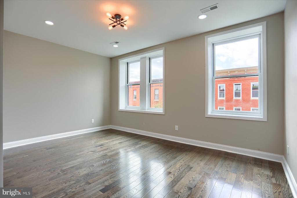 1811 MADISON AVENUE