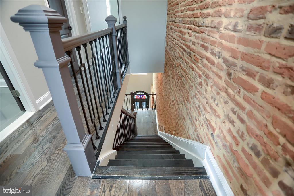 1811 MADISON AVENUE