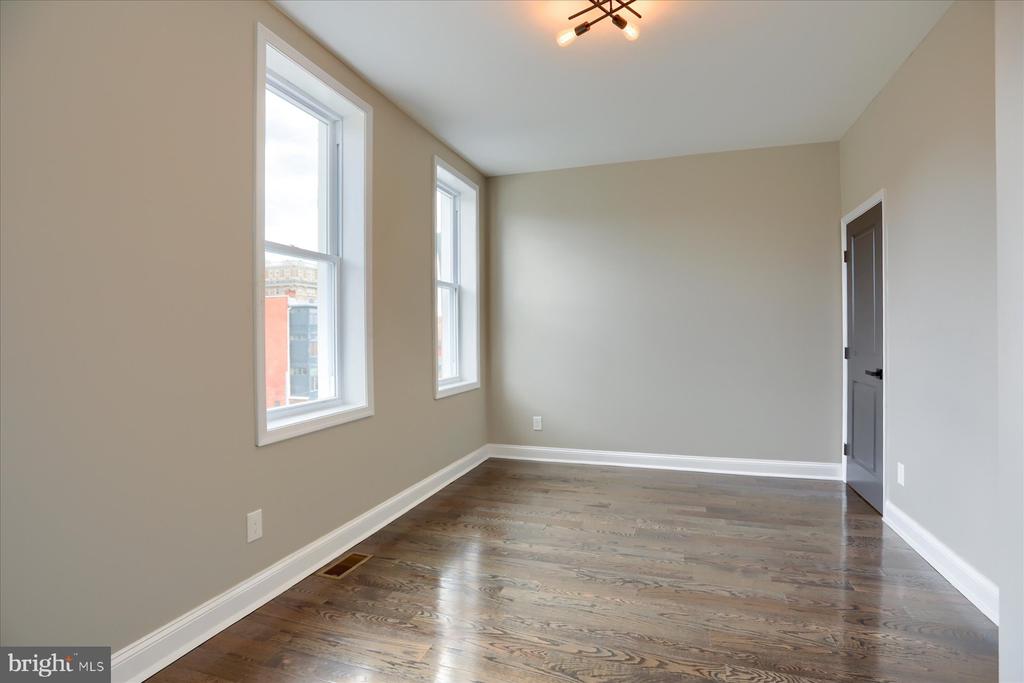 1811 MADISON AVENUE
