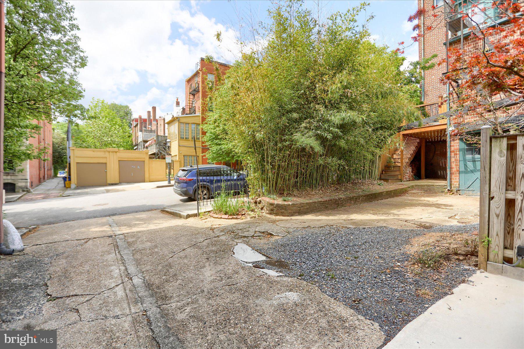 131 W LANVALE STREET