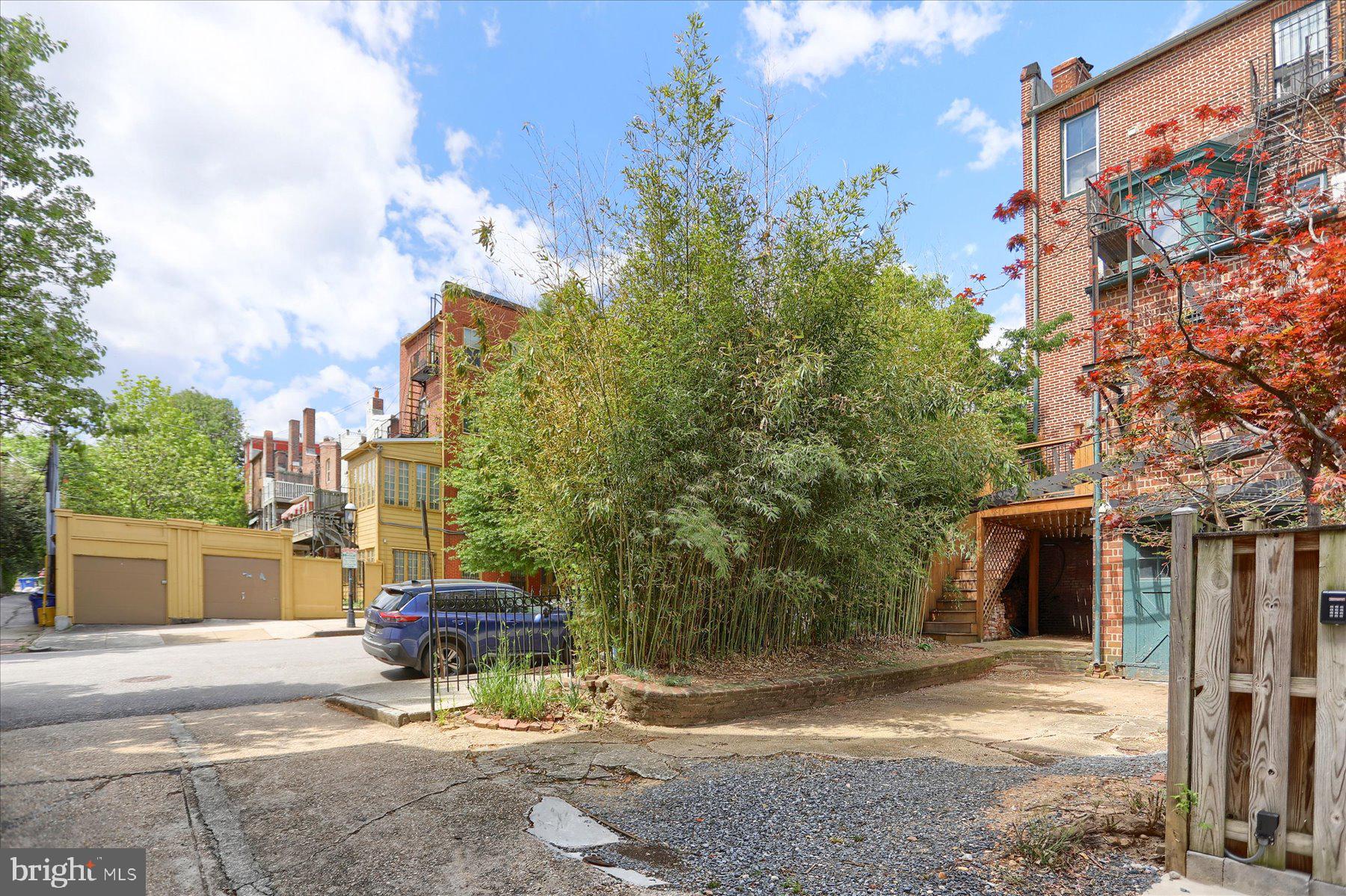 131 W LANVALE STREET