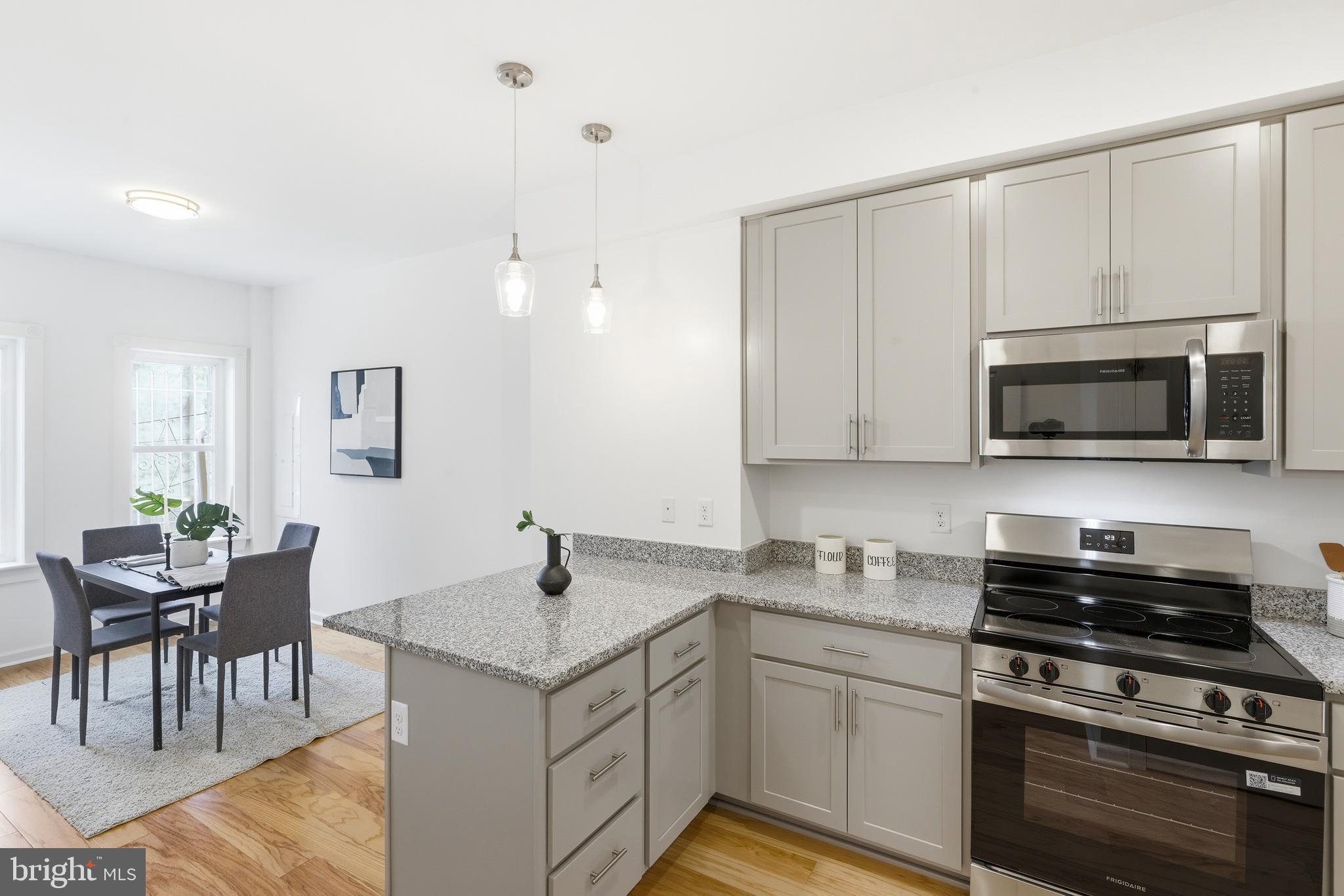 1307 N BROADWAY