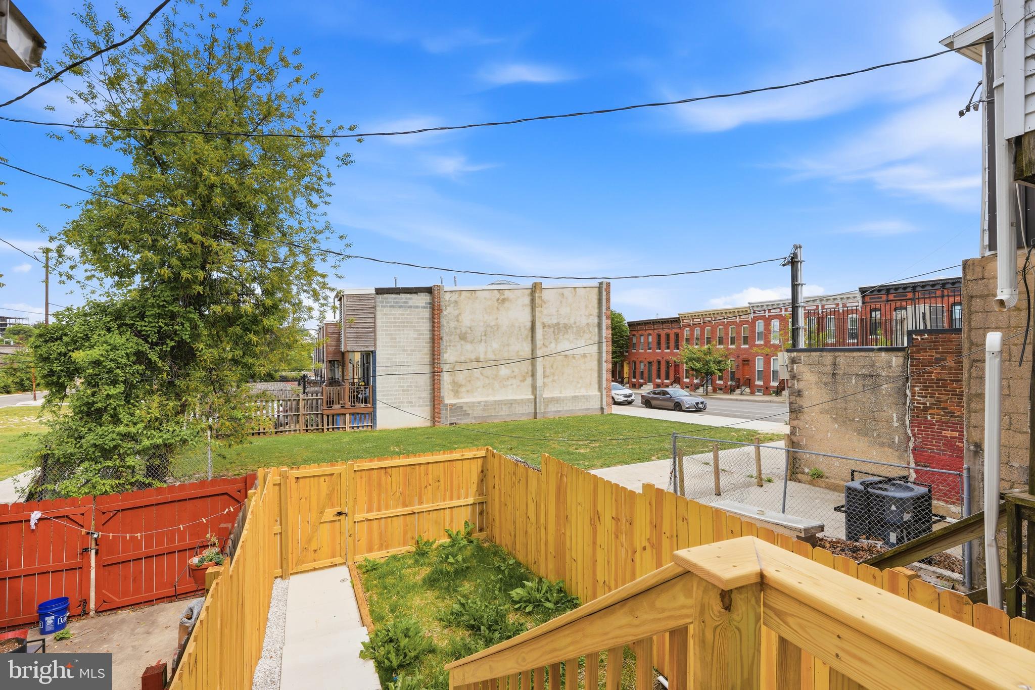 1307 N BROADWAY