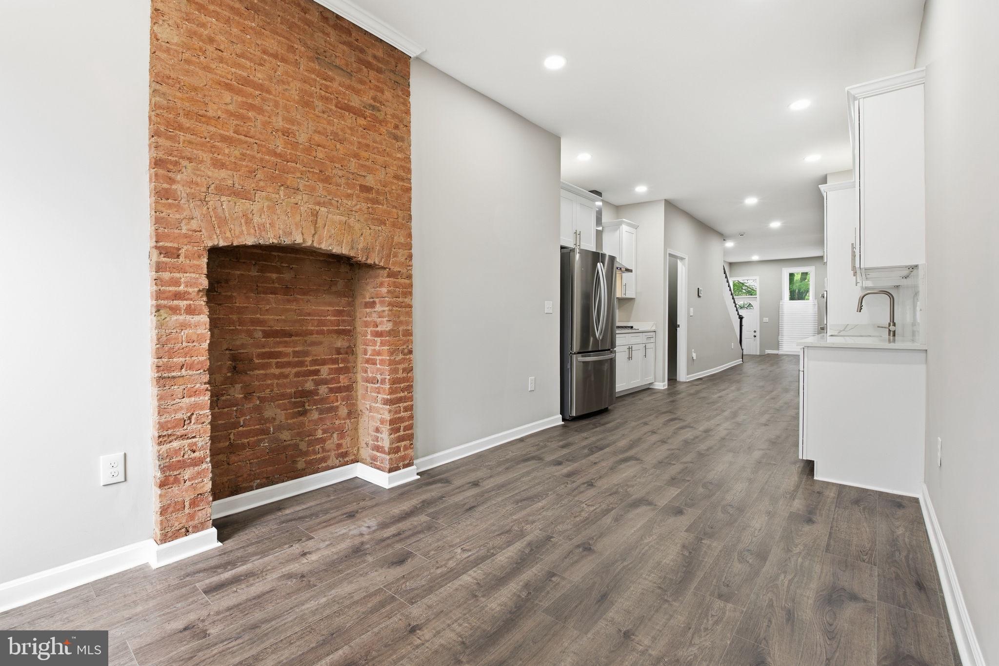 1032 N FULTON AVENUE