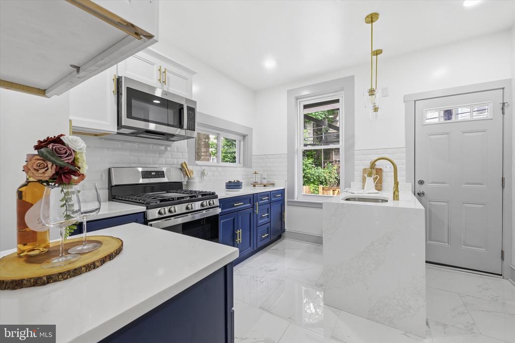 416 E 28TH STREET
