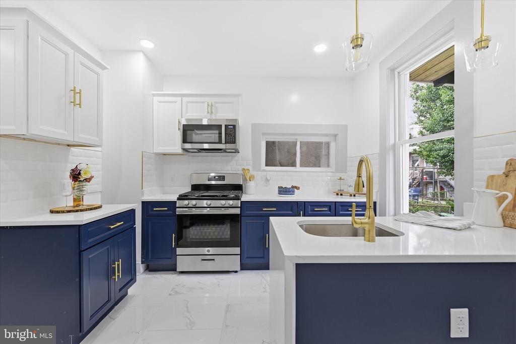 416 E 28TH STREET