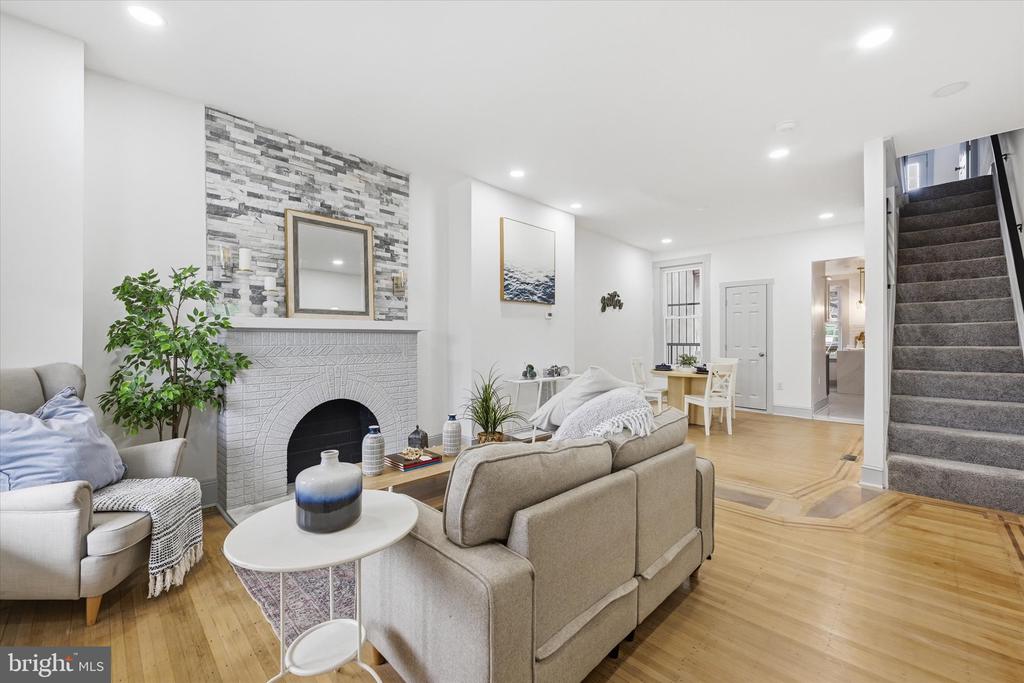416 E 28TH STREET
