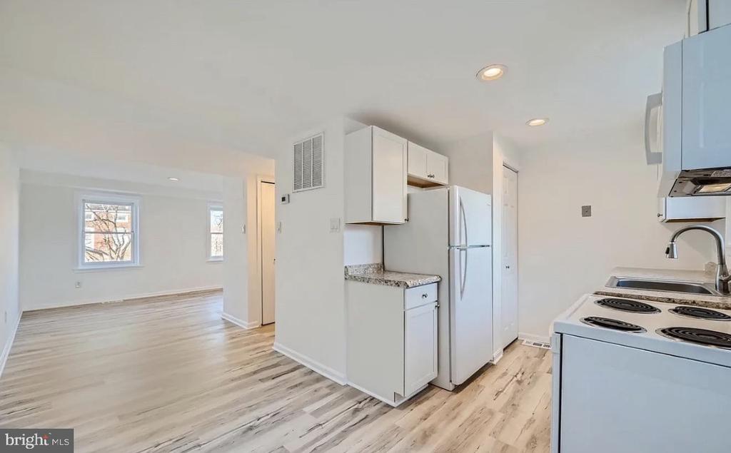 21 S CARROLLTON AVENUE
