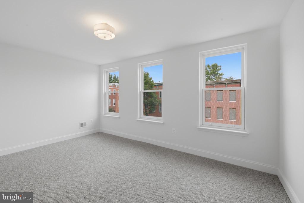 52 S FULTON AVENUE