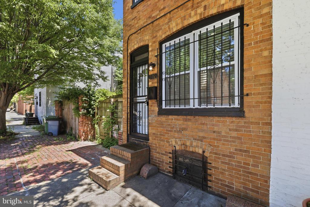591 ORCHARD STREET