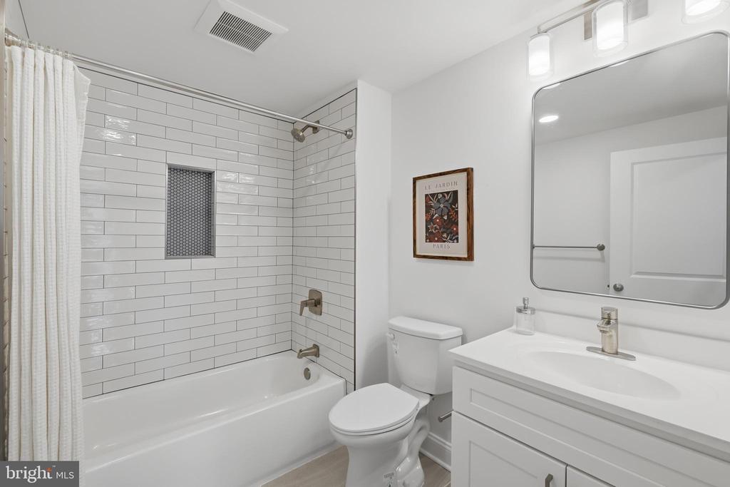 107 FULTON AVENUE S
