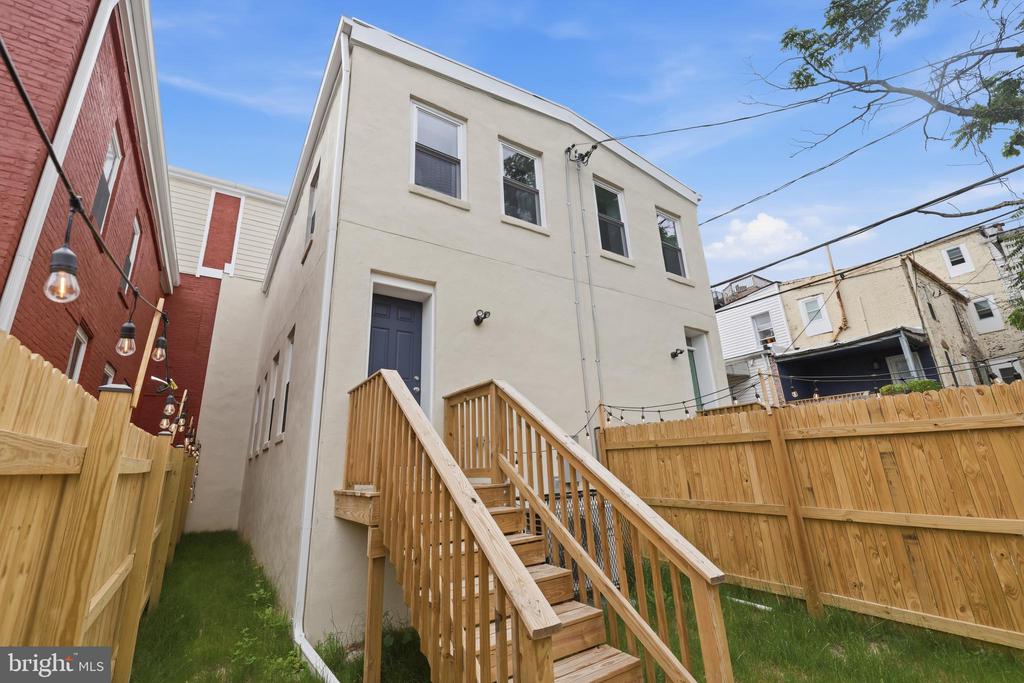 107 FULTON AVENUE S