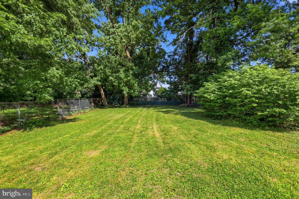 3811 WOODBINE AVENUE