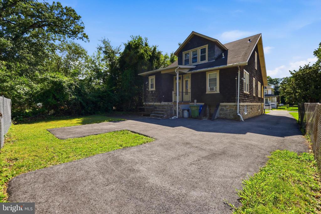 3811 WOODBINE AVENUE