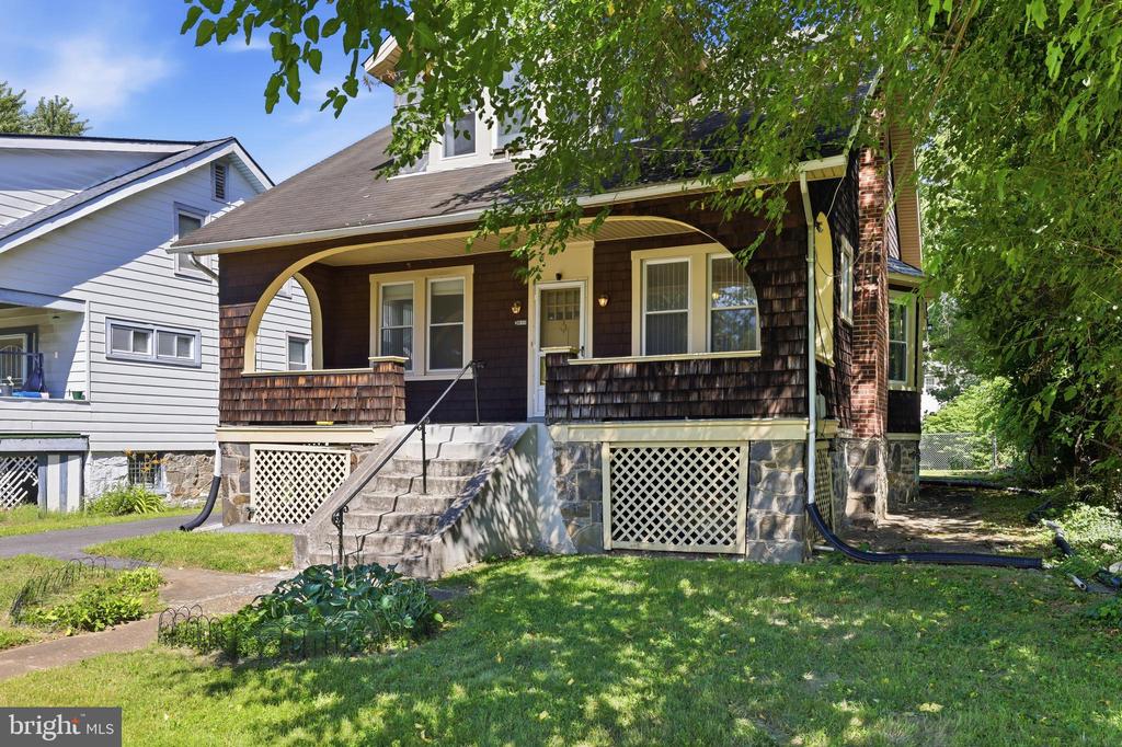 3811 WOODBINE AVENUE