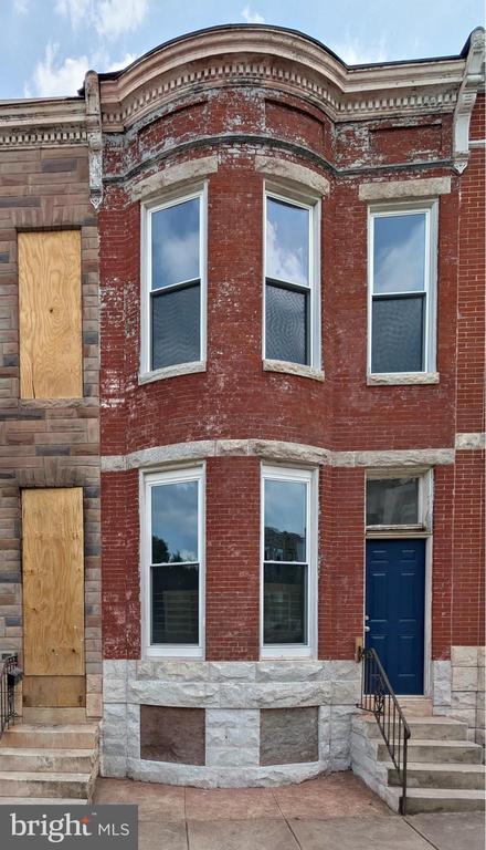1821 W FAYETTE STREET