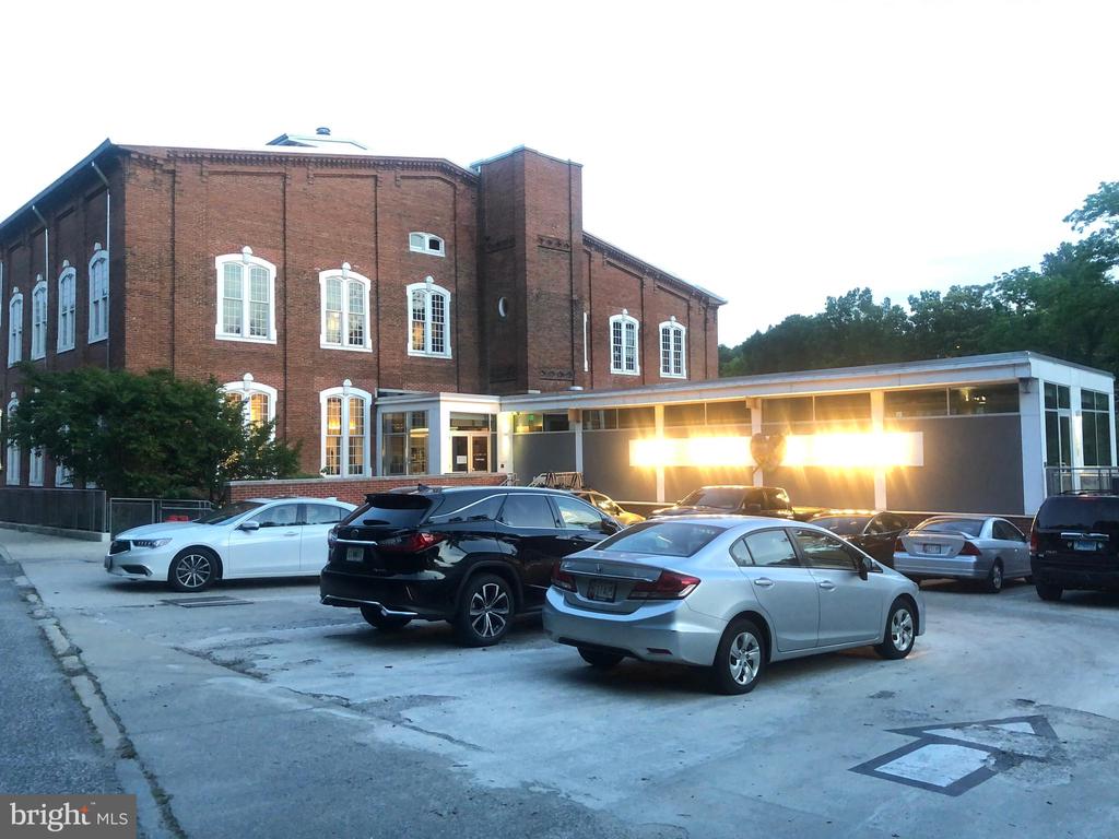 2090 CLIPPER PARK ROAD