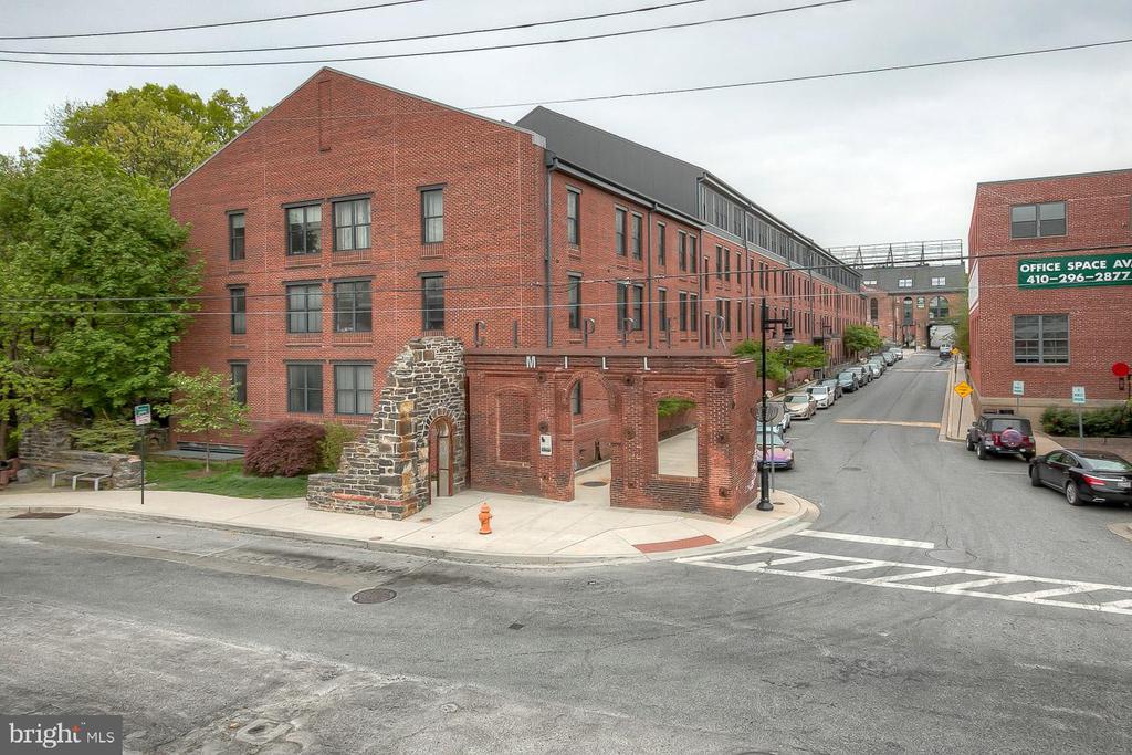 2090 CLIPPER PARK ROAD