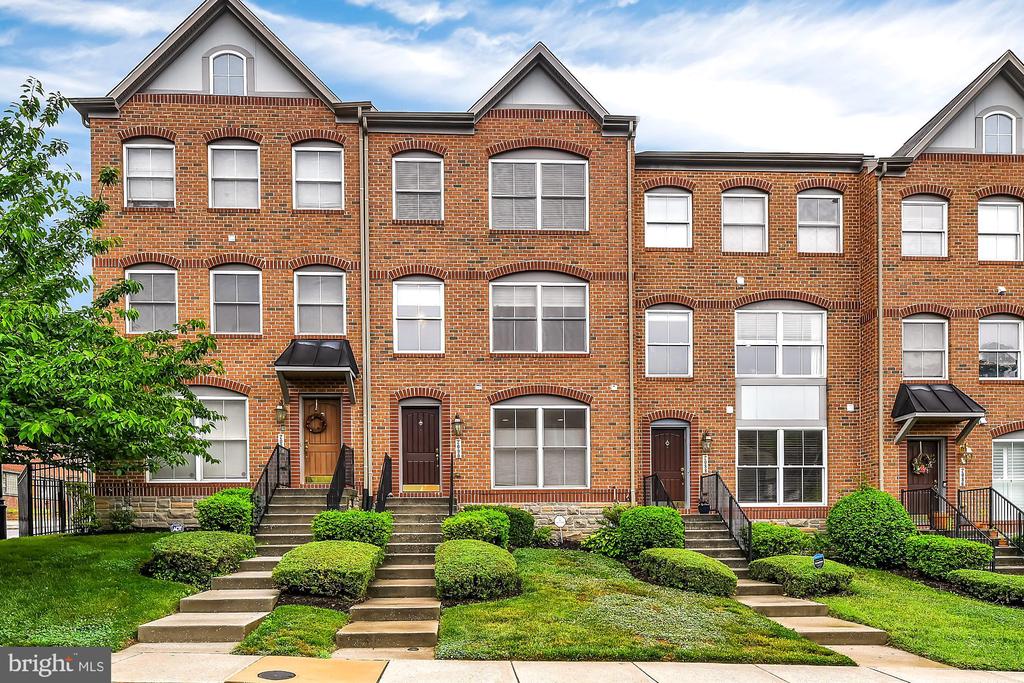 2090 CLIPPER PARK ROAD
