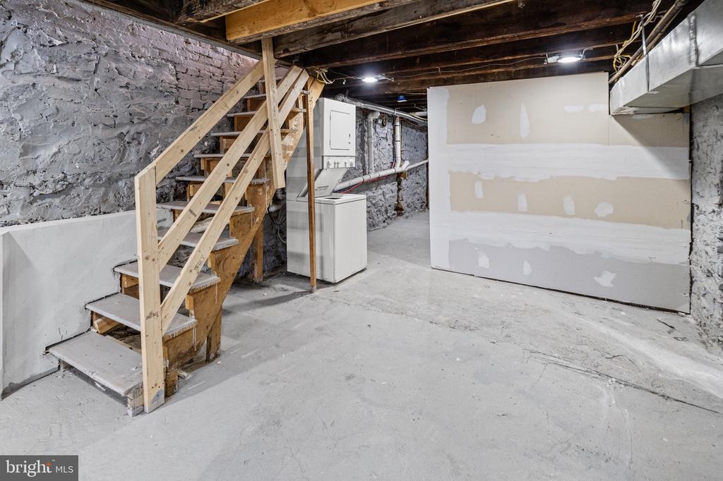2127 W MULBERRY STREET