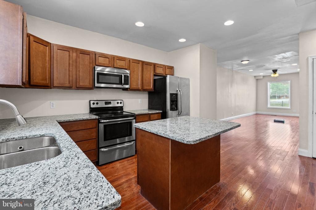 2127 W MULBERRY STREET