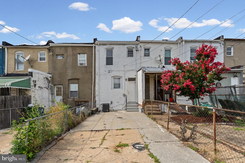 2127 W MULBERRY STREET