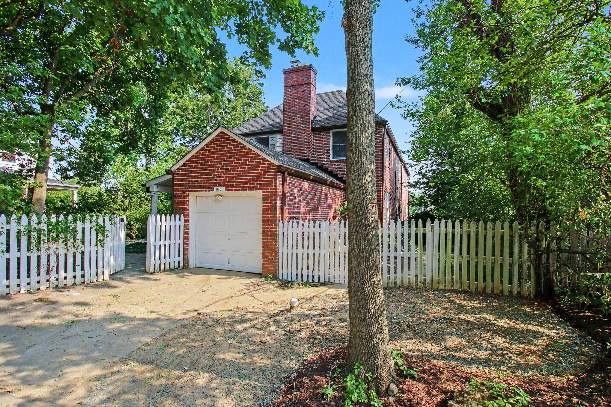 308 EASTWAY COURT