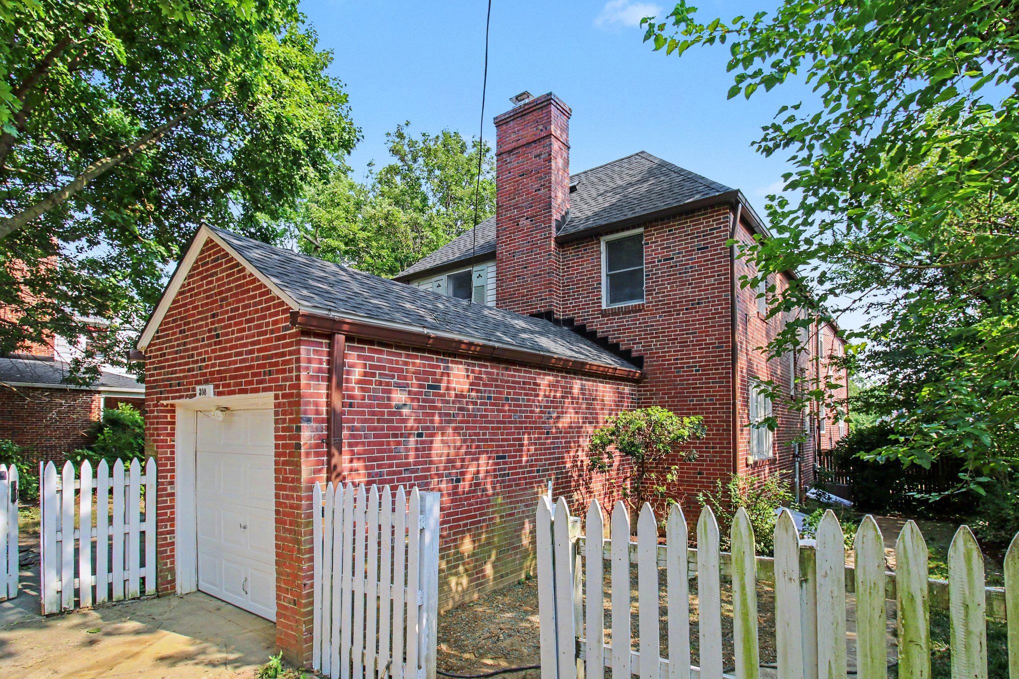 308 EASTWAY COURT