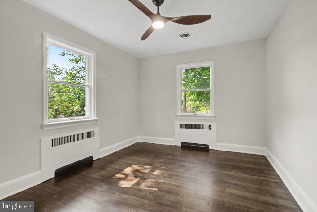 308 EASTWAY COURT