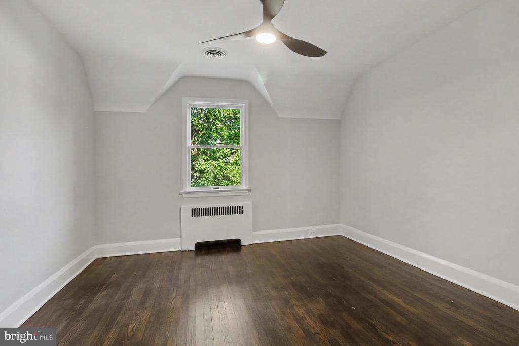 308 EASTWAY COURT