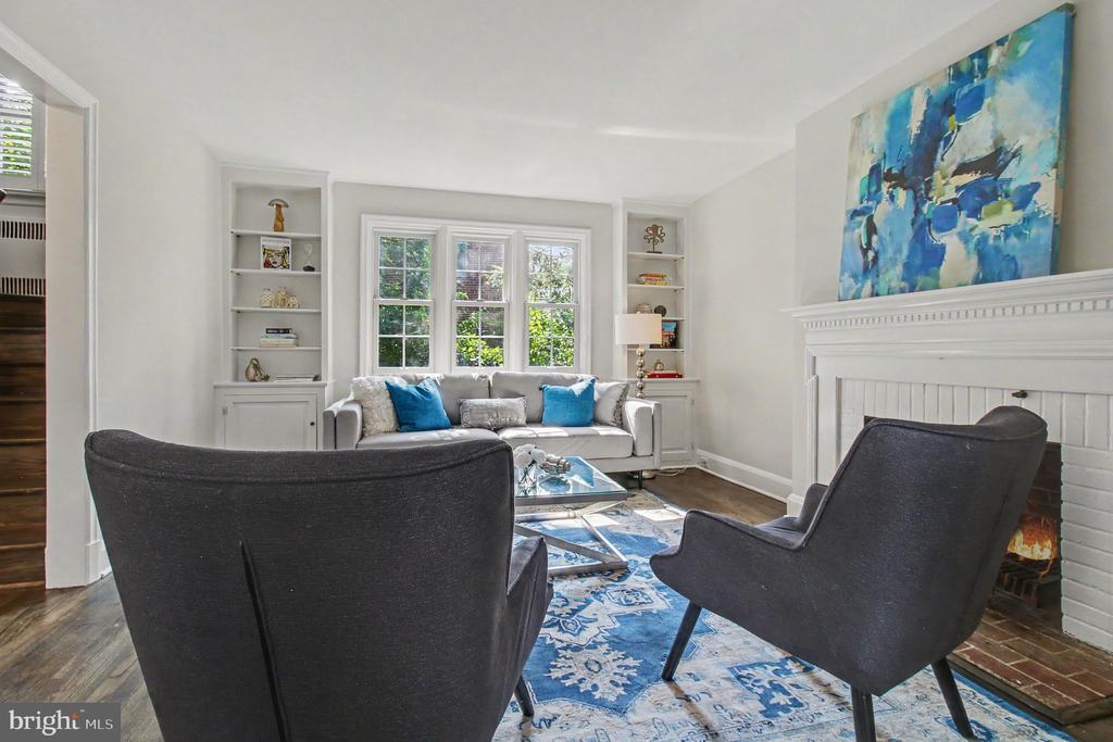 308 EASTWAY COURT