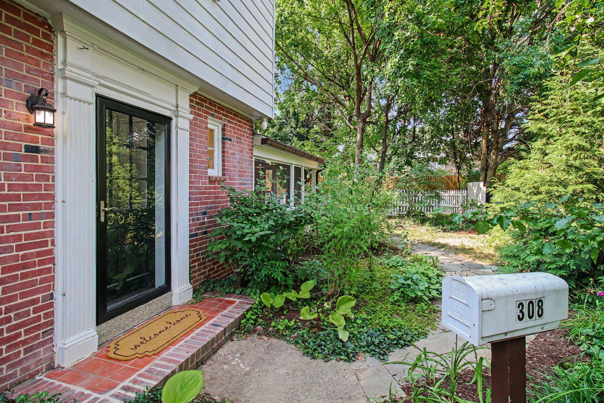 308 EASTWAY COURT