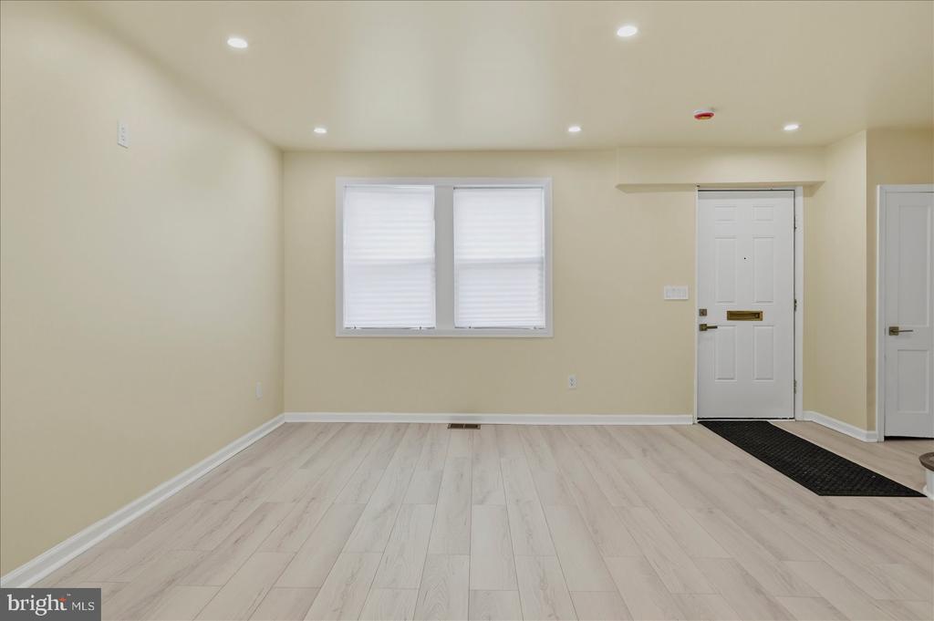 16 S MOUNT OLIVET LANE