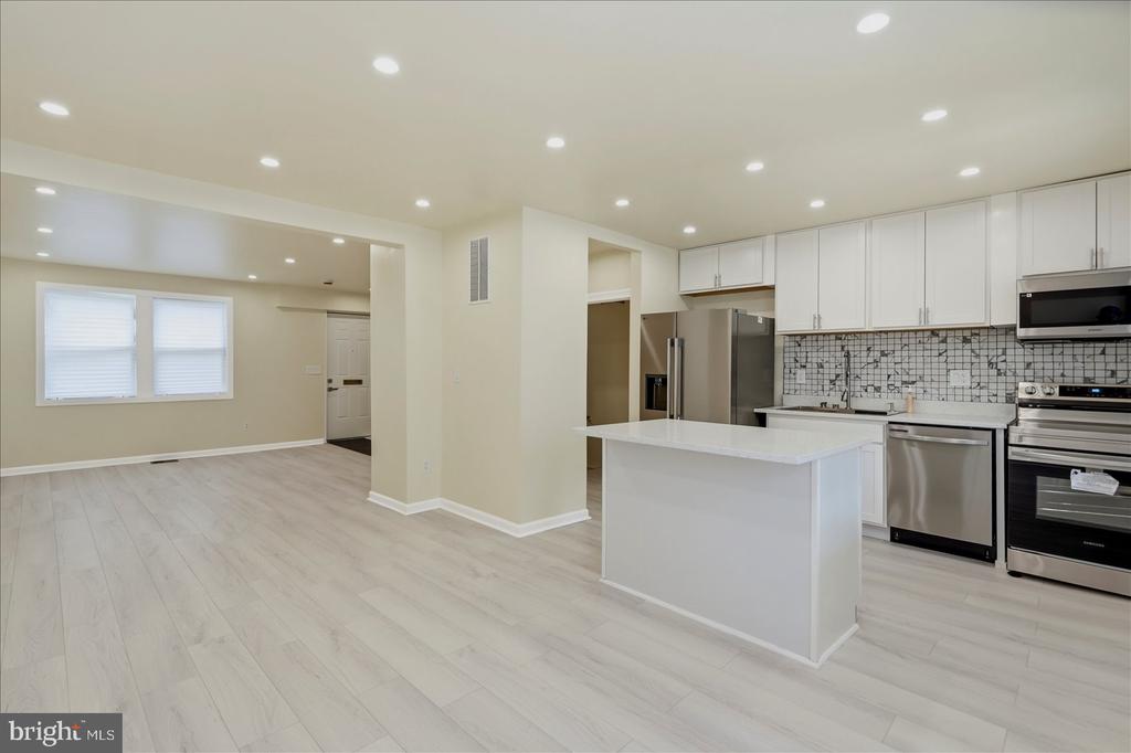 16 S MOUNT OLIVET LANE