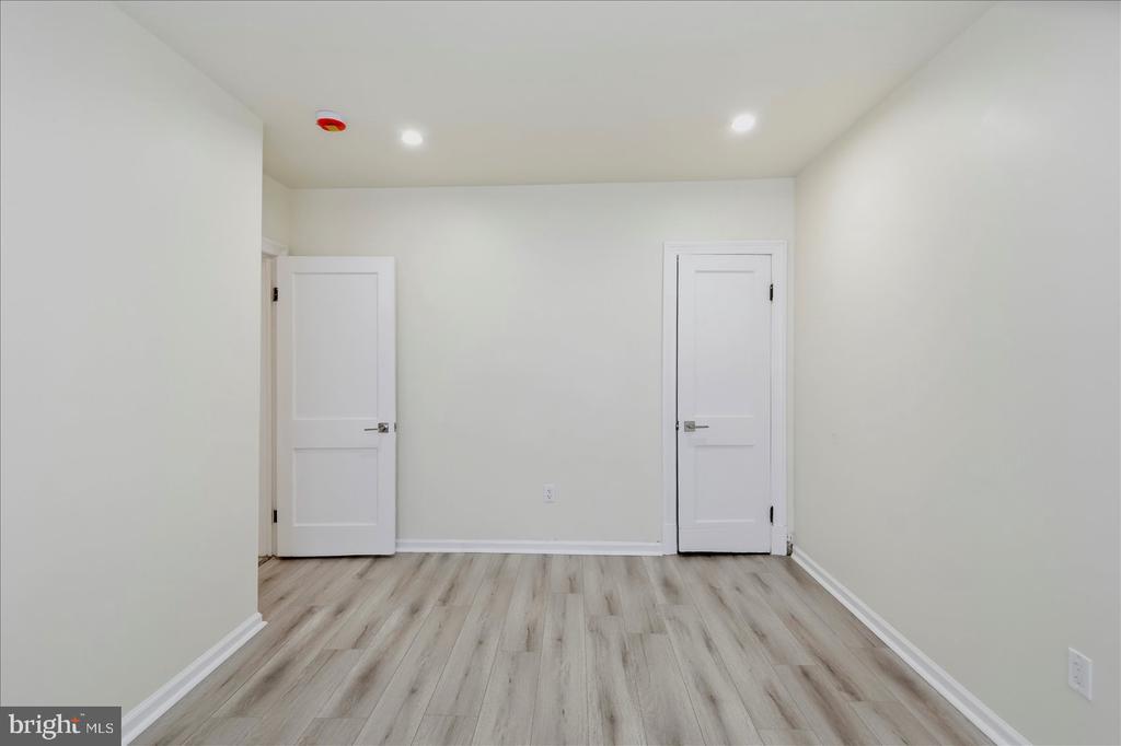 16 S MOUNT OLIVET LANE