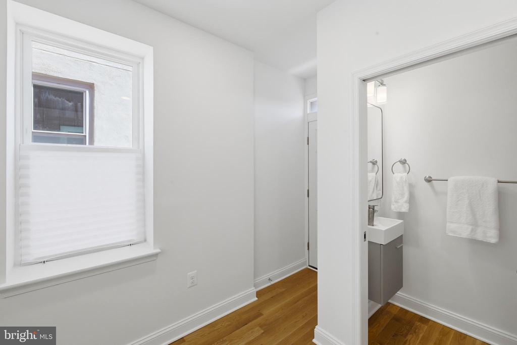 109 S FULTON AVENUE