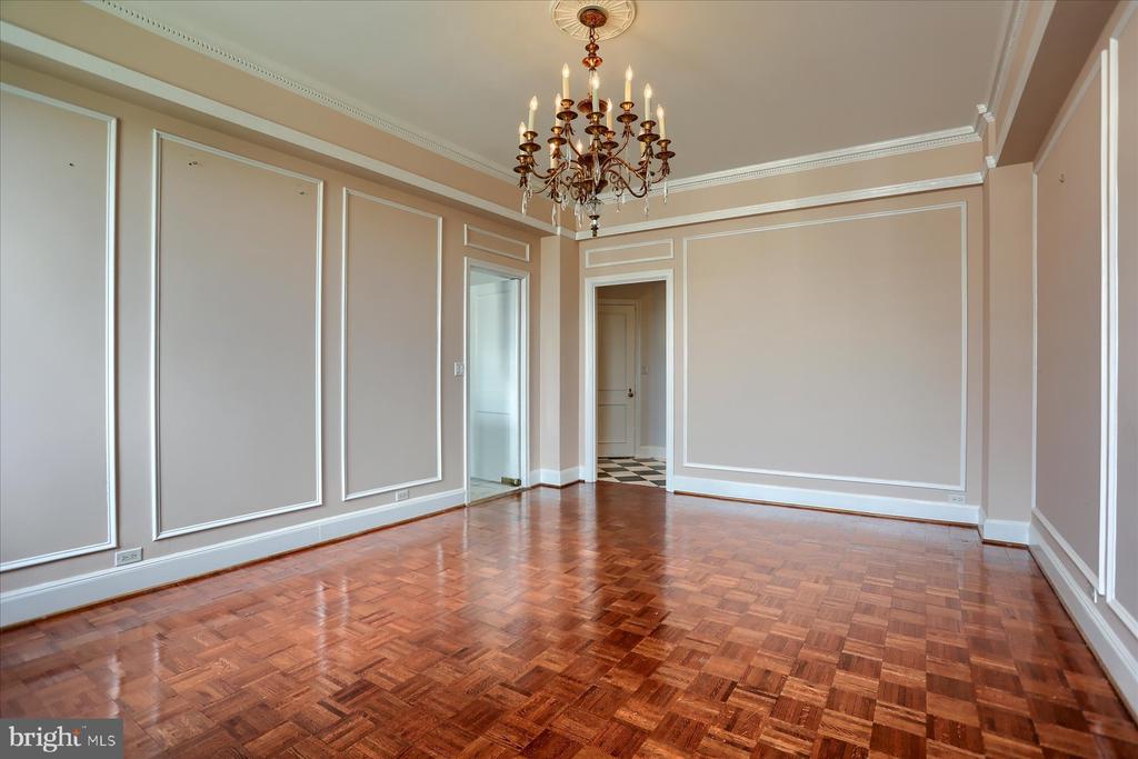3908 N CHARLES STREET Unit: 1102