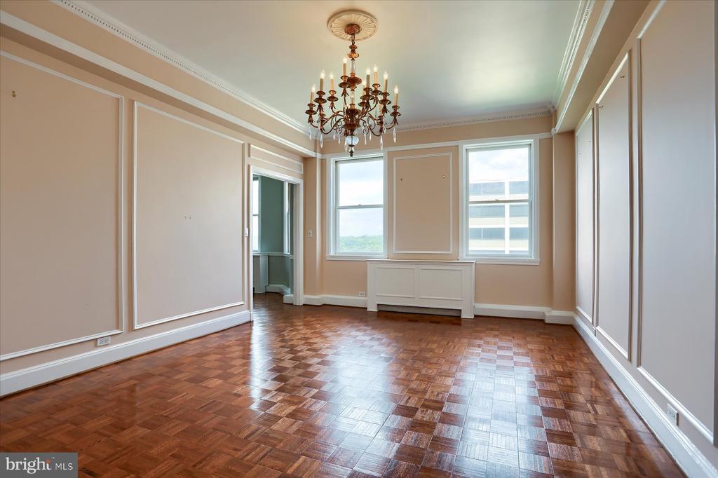 3908 N CHARLES STREET Unit: 1102