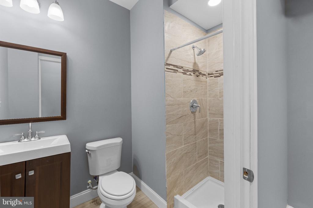 1007 BENNETT PLACE
