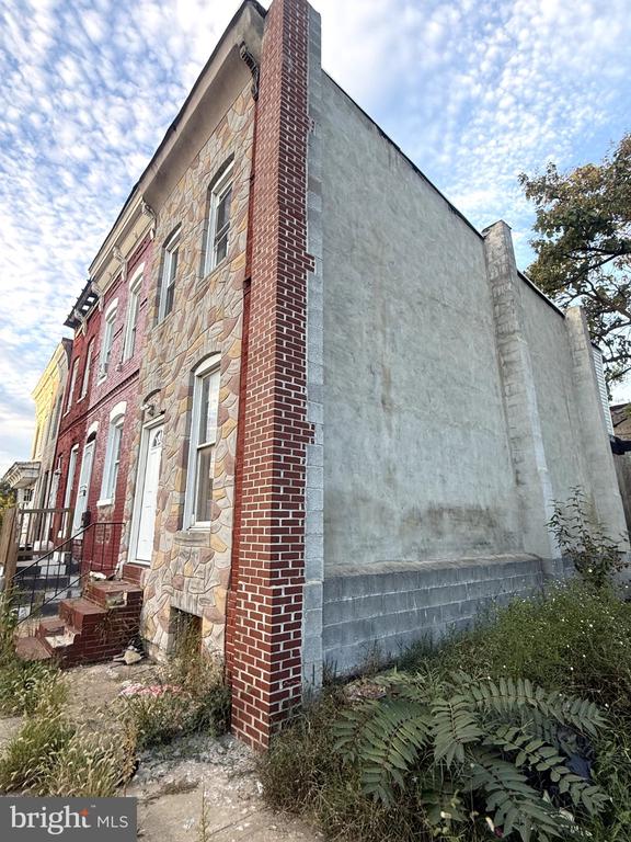 335 N BRUCE STREET
