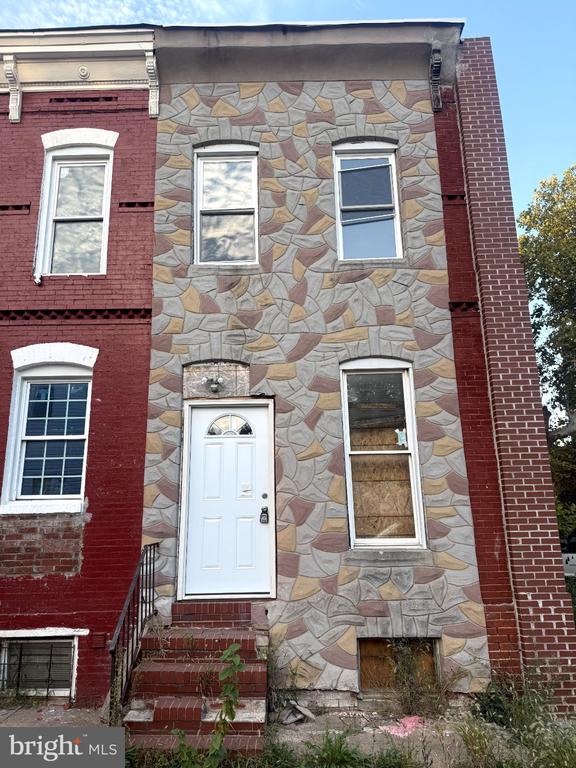 335 N BRUCE STREET