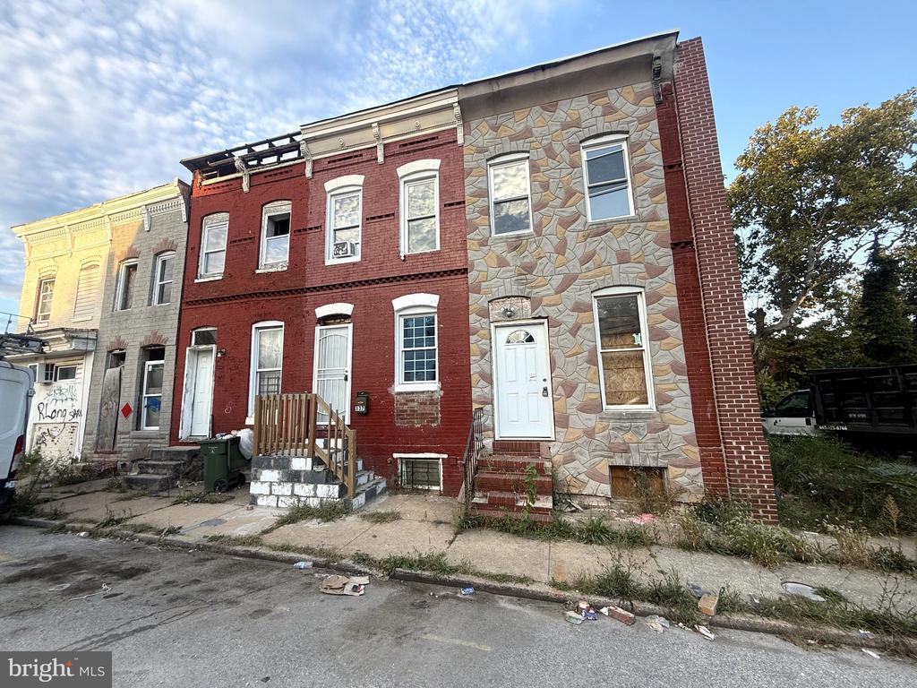 335 N BRUCE STREET