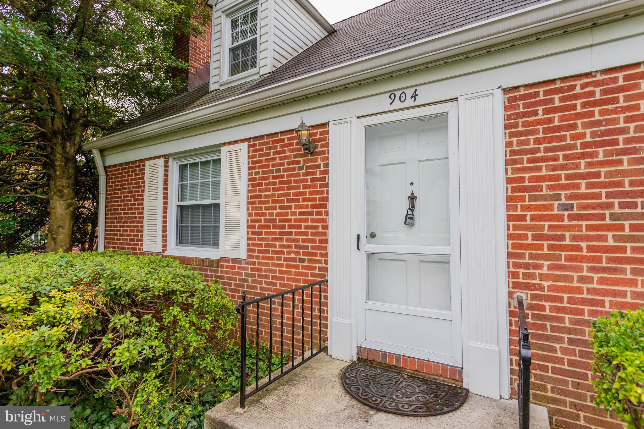 904 LOCUSTVALE ROAD