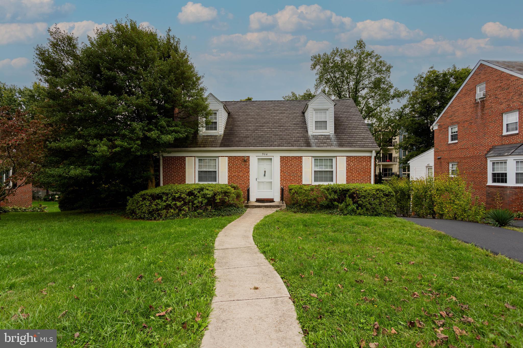 904 LOCUSTVALE ROAD