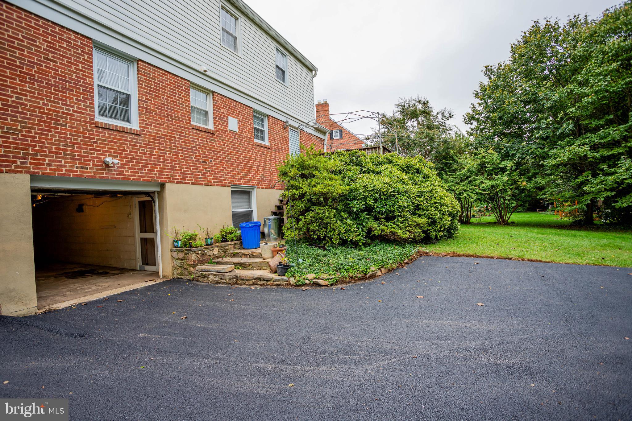 904 LOCUSTVALE ROAD