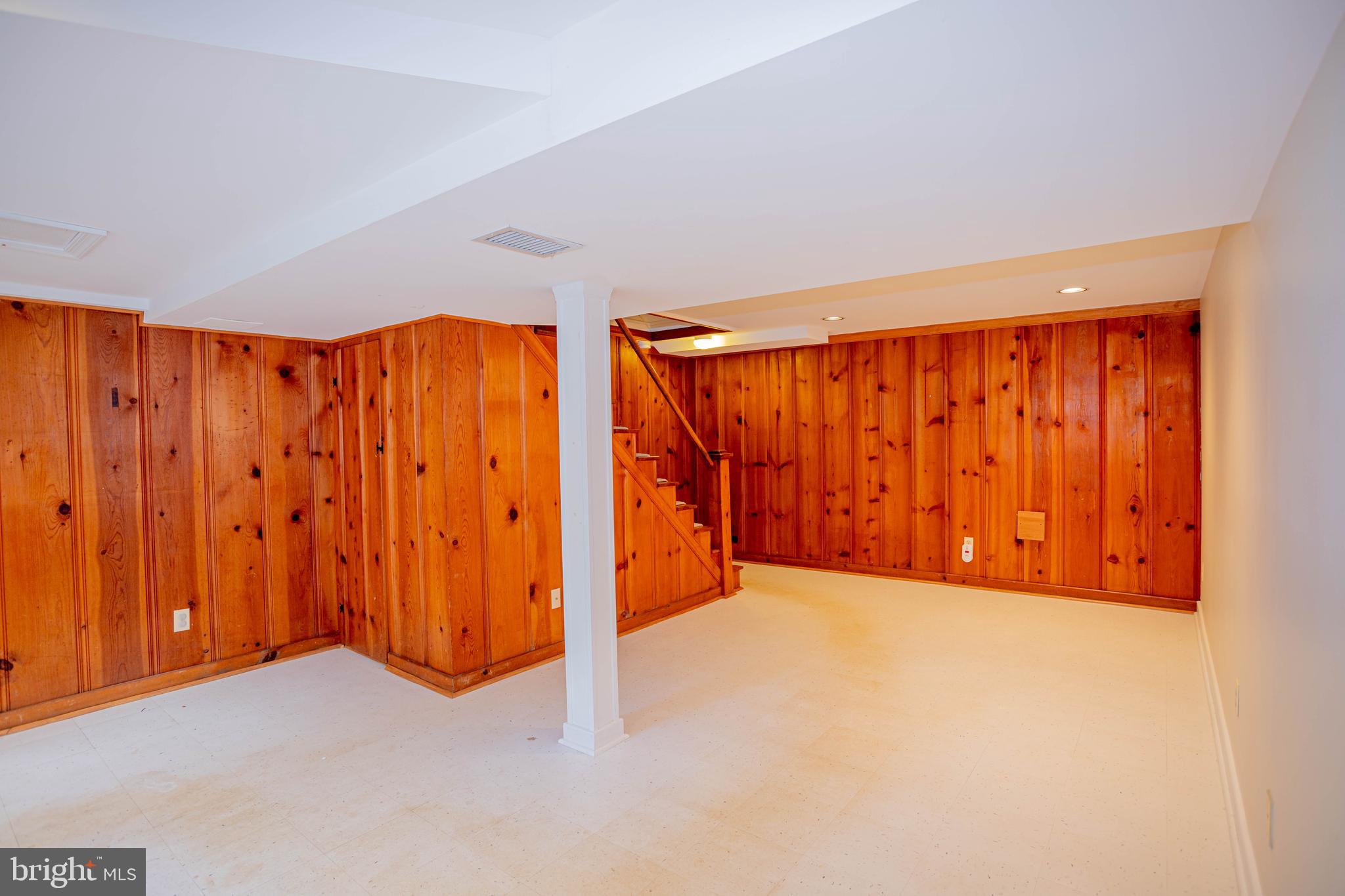 904 LOCUSTVALE ROAD