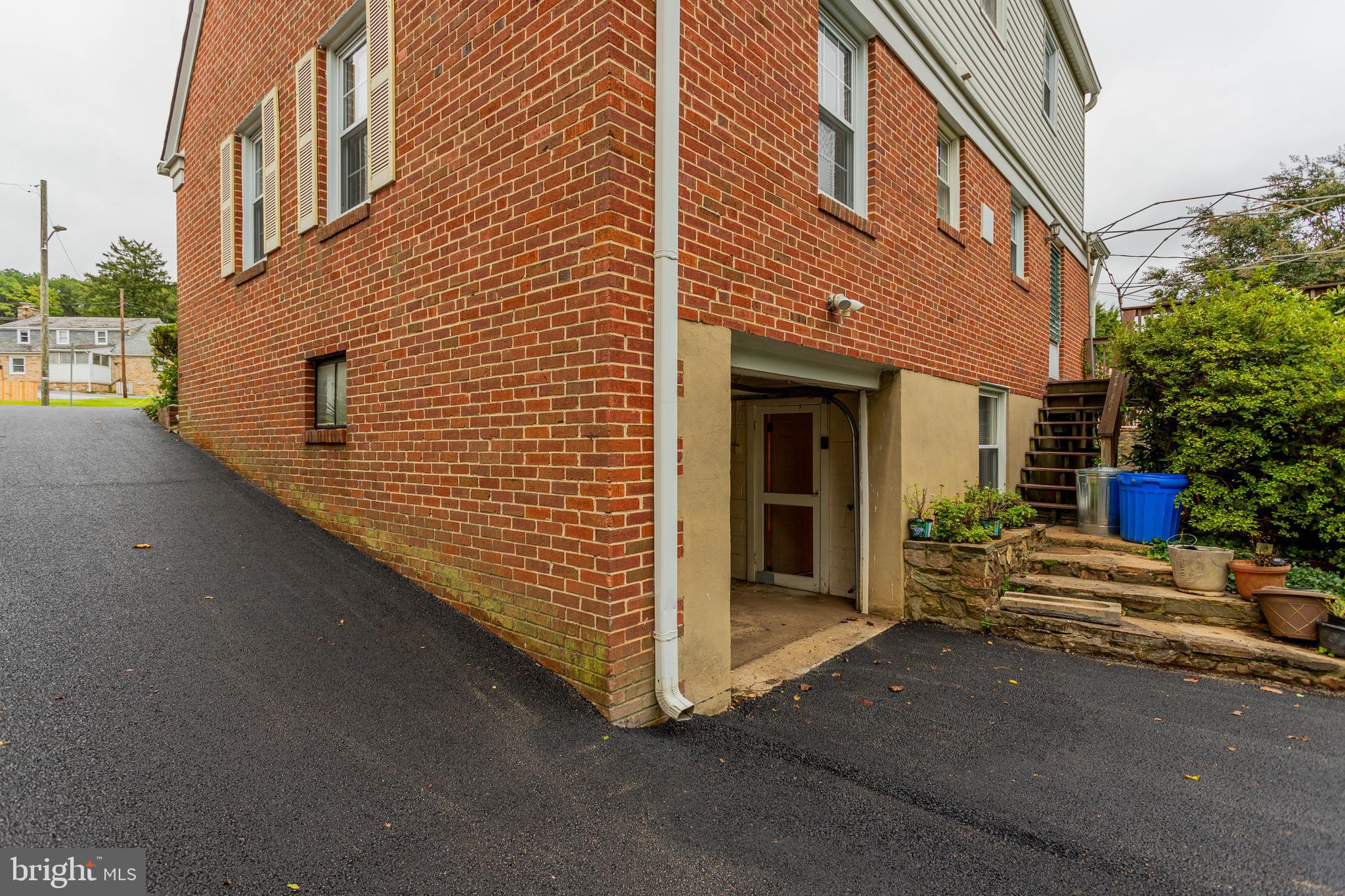 904 LOCUSTVALE ROAD
