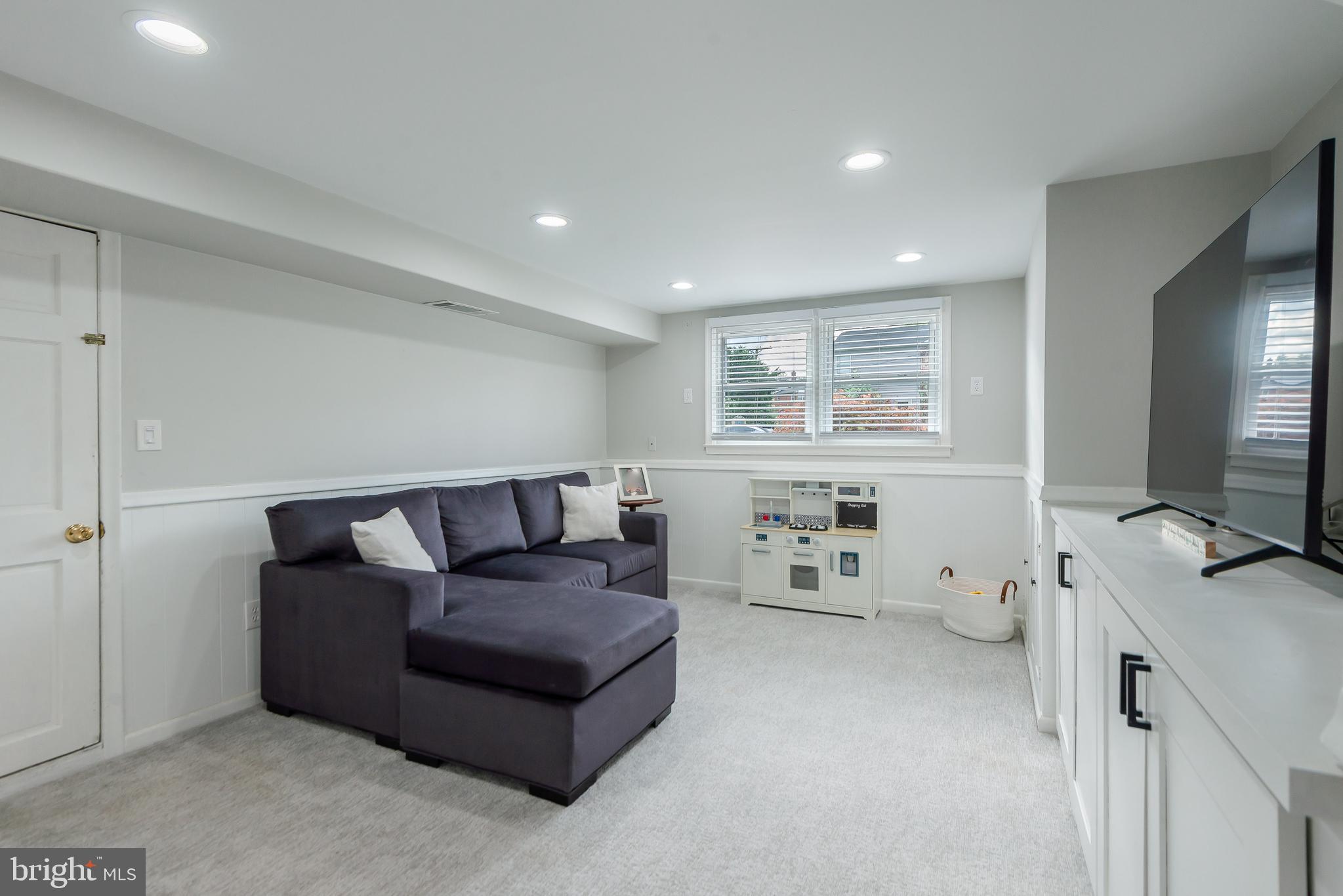 14 RIDGEFIELD ROAD